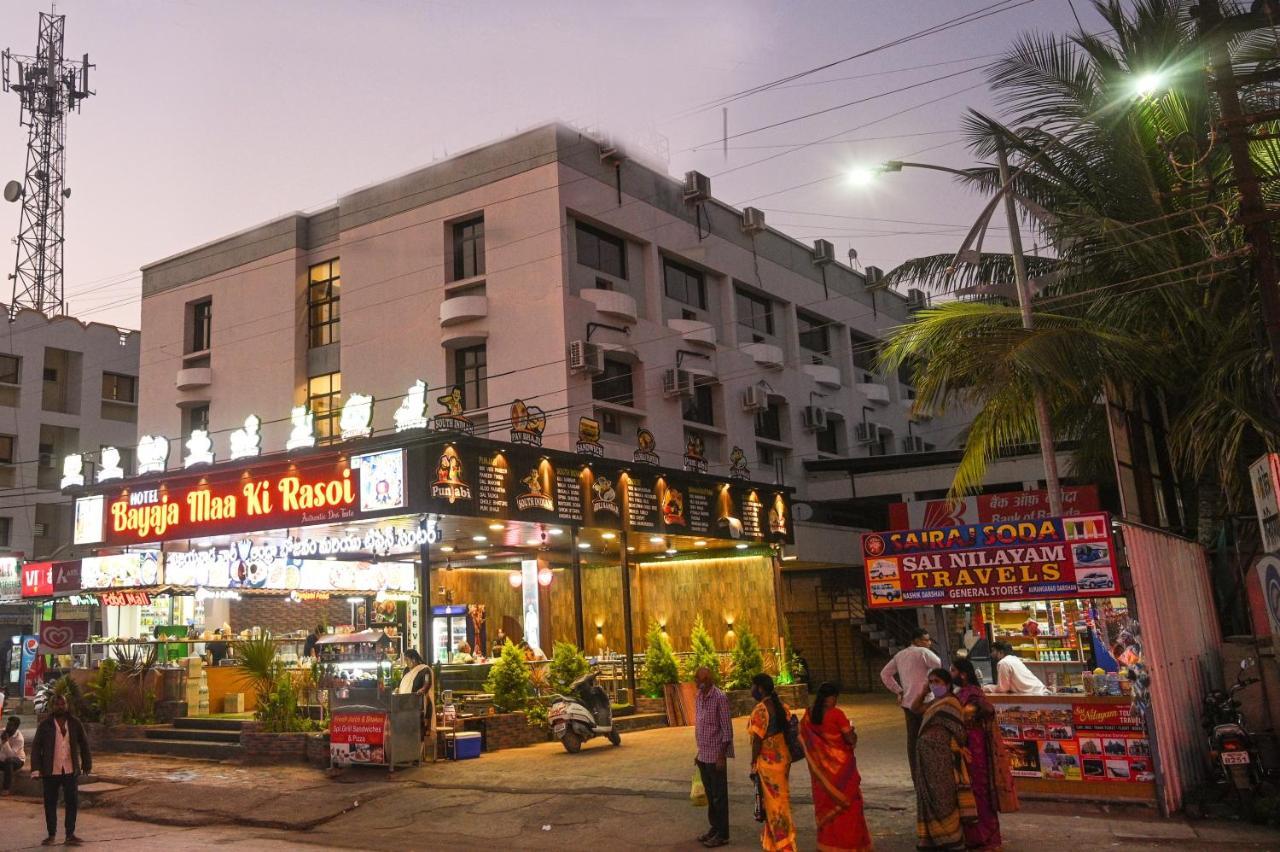 Saish Hotel Shirdi Exteriör bild