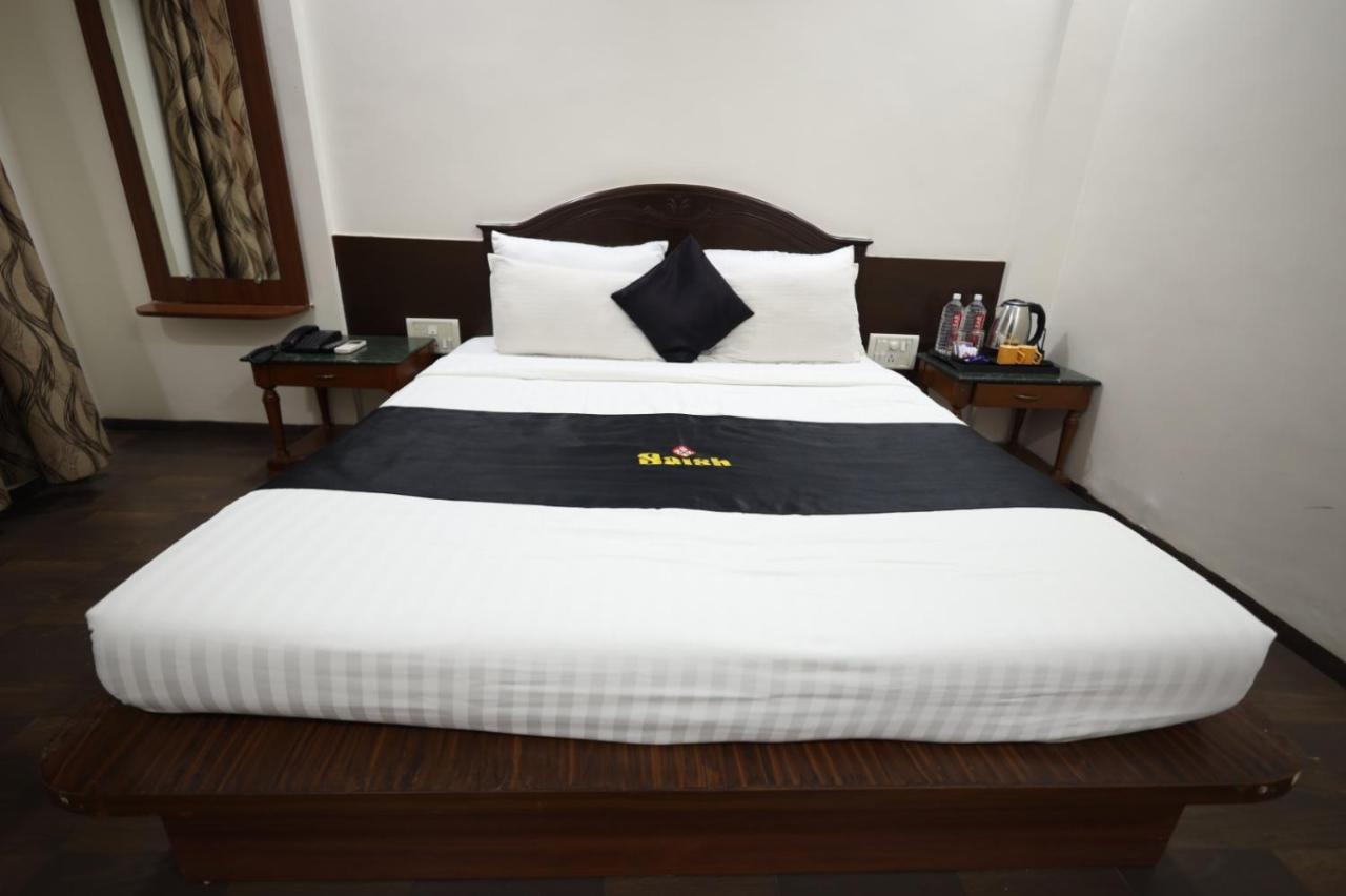 Saish Hotel Shirdi Exteriör bild