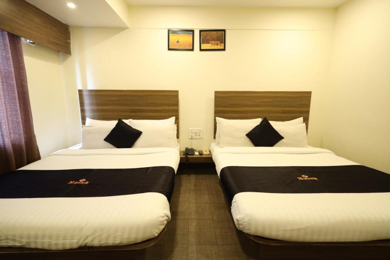 Saish Hotel Shirdi Exteriör bild