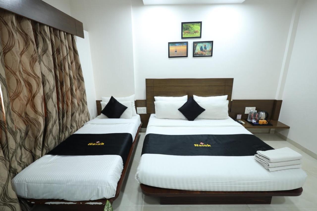 Saish Hotel Shirdi Exteriör bild