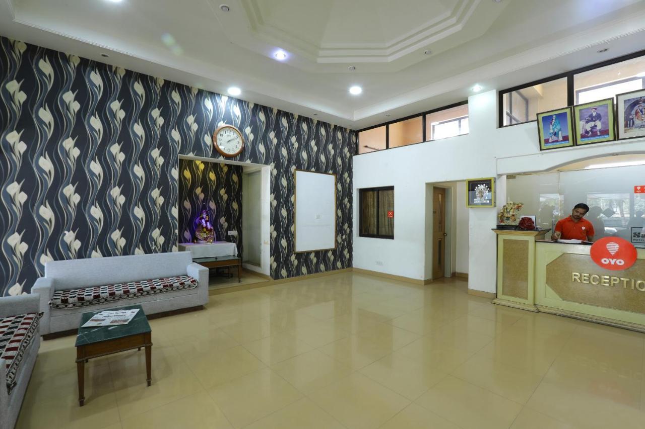 Saish Hotel Shirdi Exteriör bild